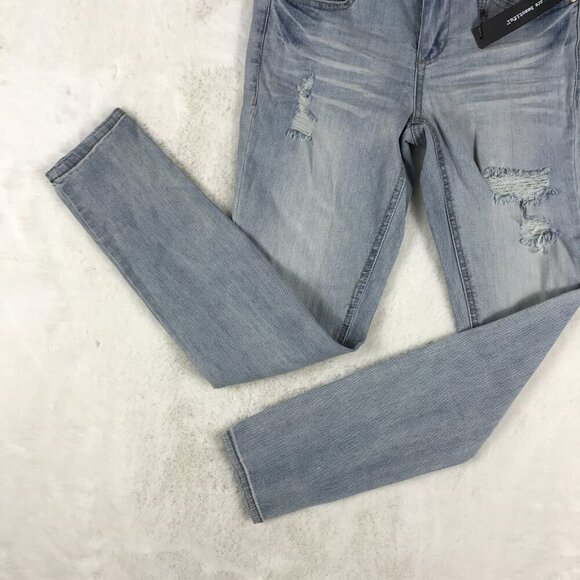 DOLLHOUSE Light Wash Distressed Skinny Jeans NWT 29 - Picture 9 of 10